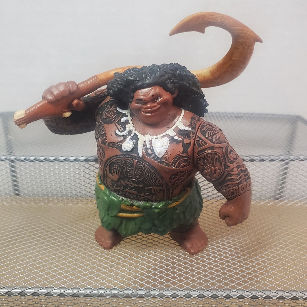 Disney Moana Jakks Pacific Maui DemiGod 4.5" Figure With Magic Fish Hook EUC